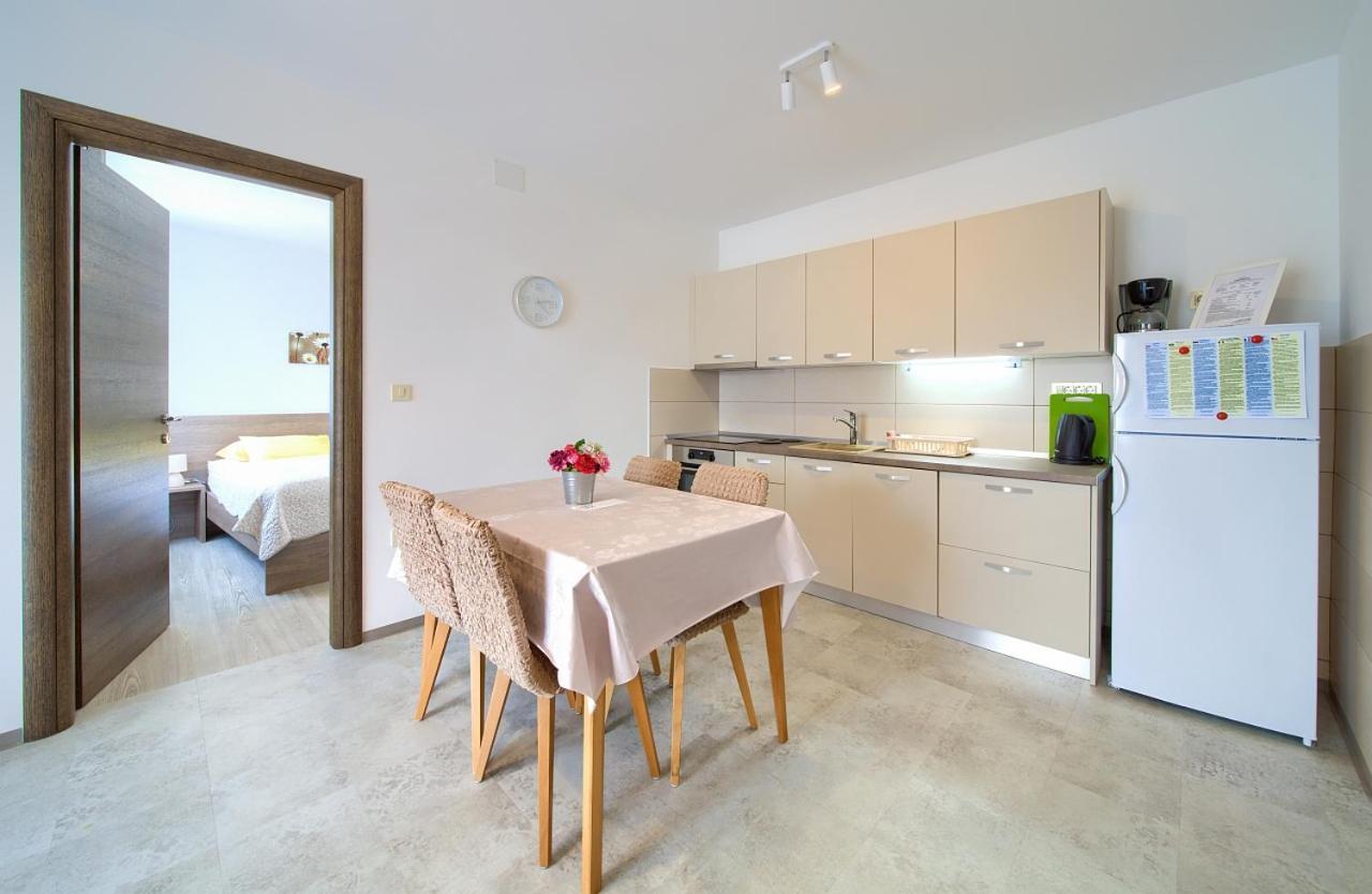 Apartmani Dal Malinska Zewnętrze zdjęcie